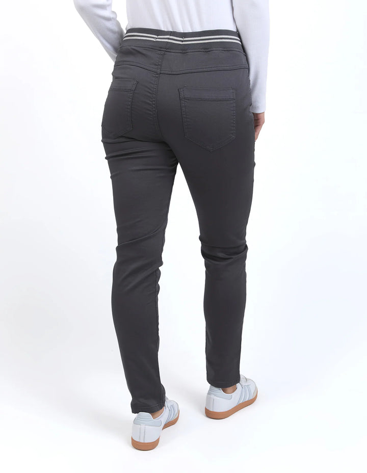 Sylvia Jogger Charcoal