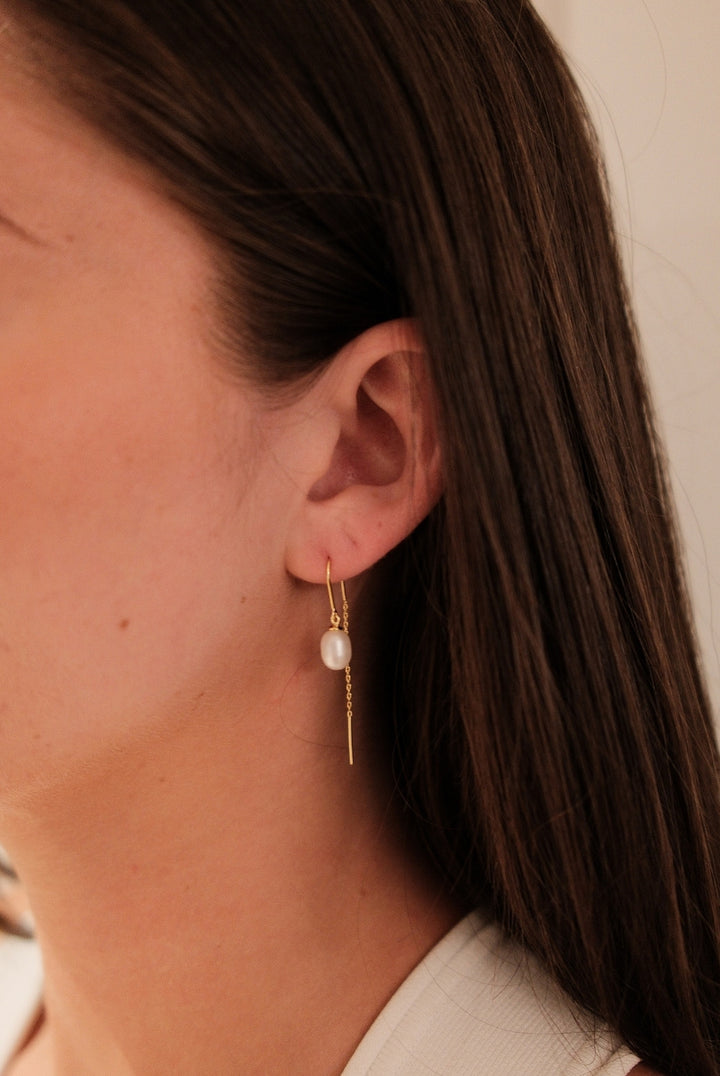Talia Thread Earrings - Pearl