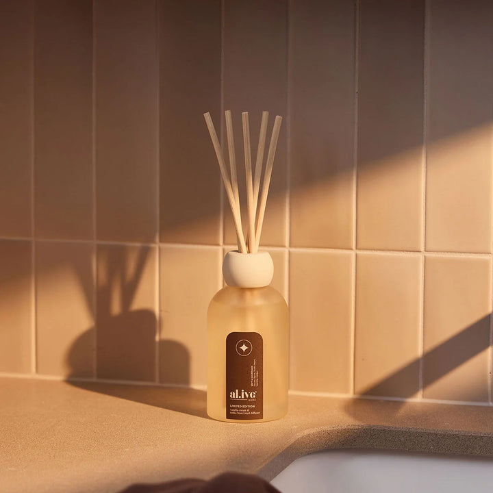 REED DIFFUSER - VANILLA CREAM AND TONKA BEAN