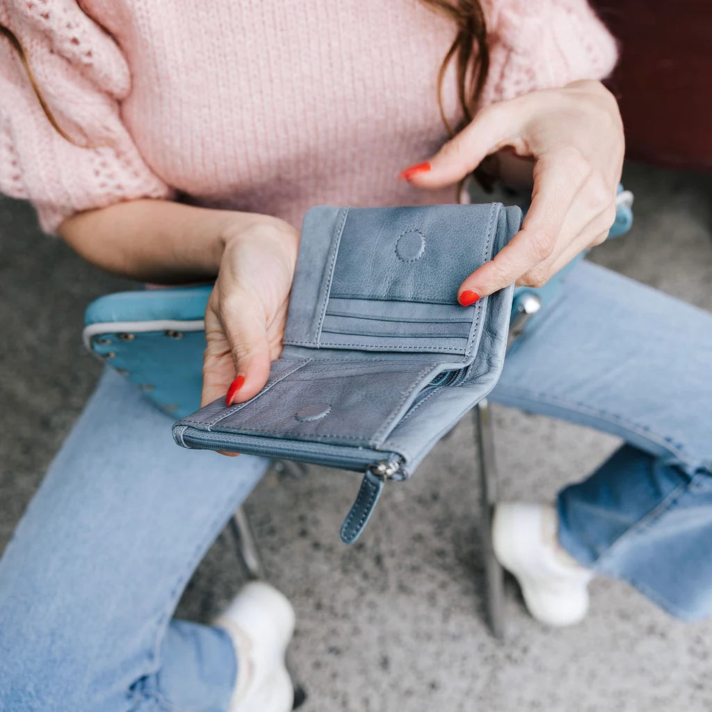 Dusky Robin Purses