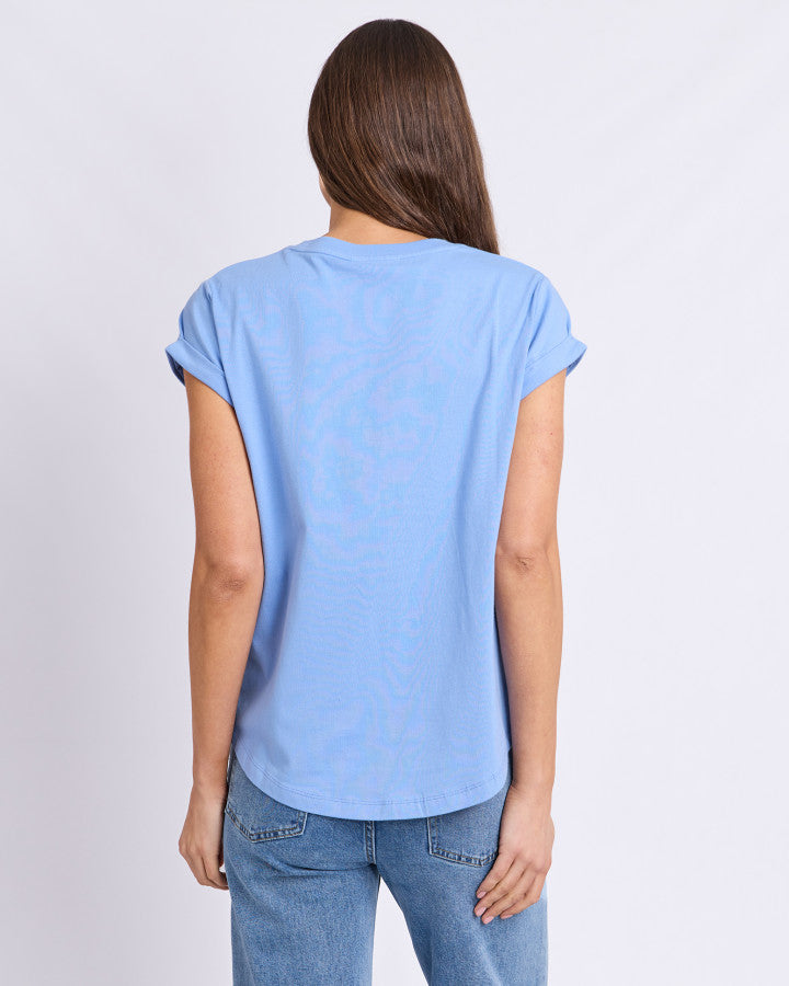 EFFORTLESS CONTRAST TEE - Cornflower Blue