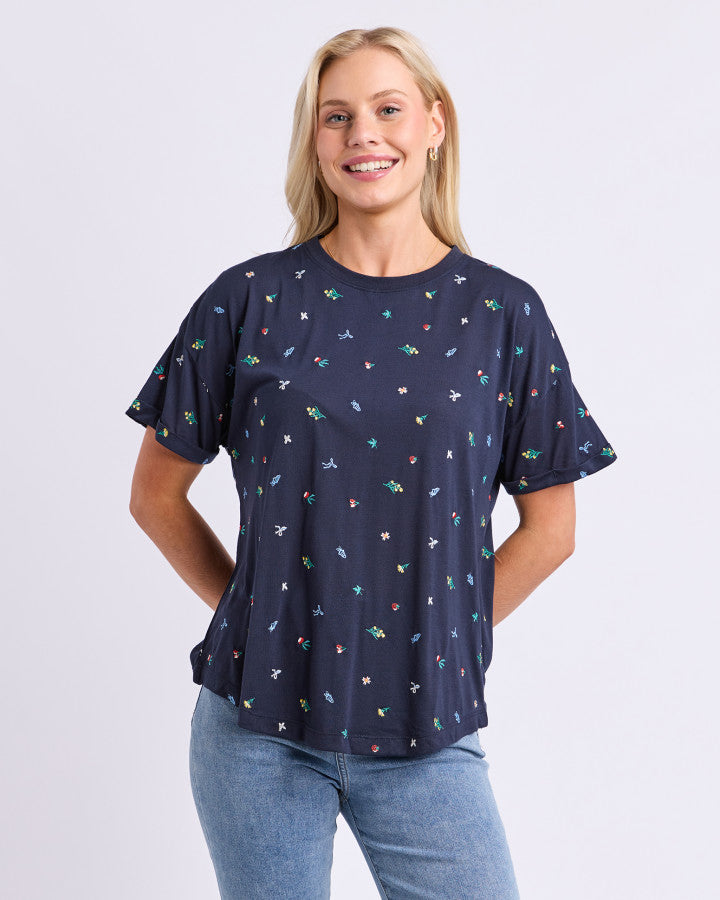 Festive Market Tee - Navy