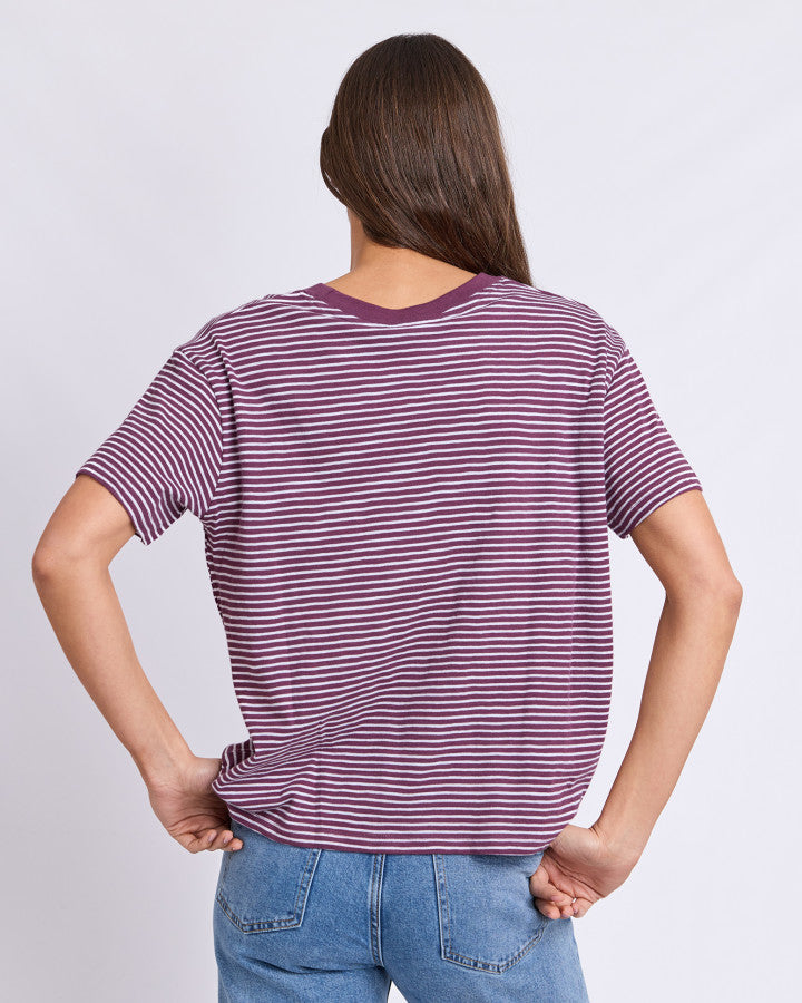 HUTCH STRIPE TEE - Plum/White Stripe