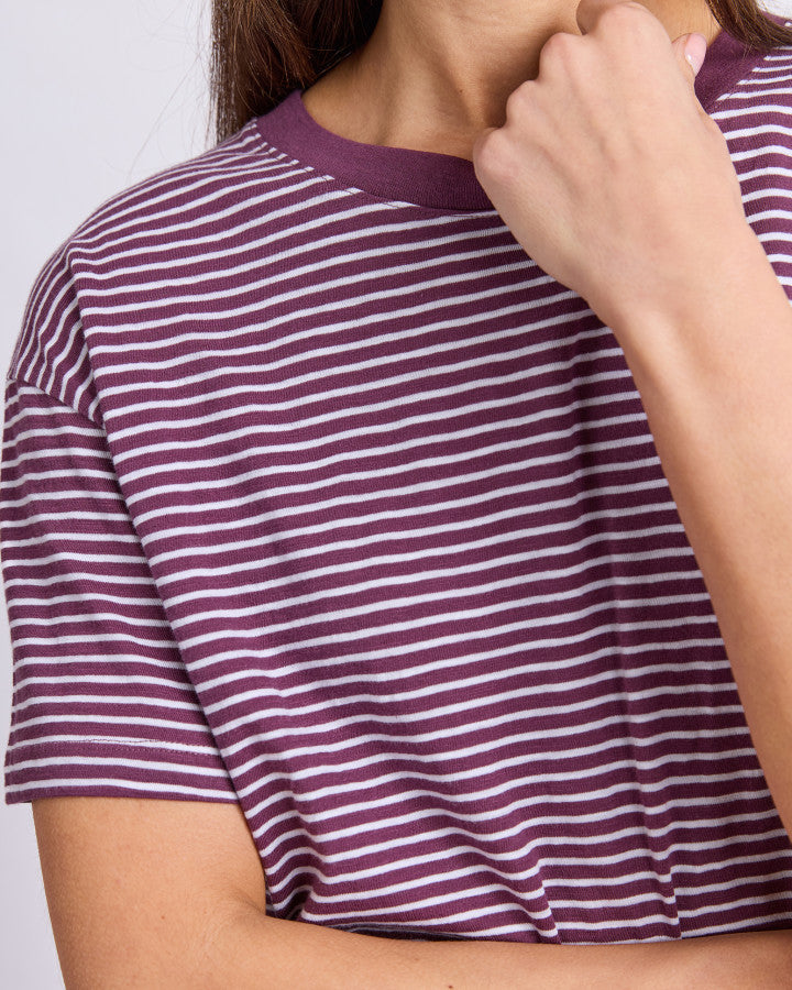 HUTCH STRIPE TEE - Plum/White Stripe