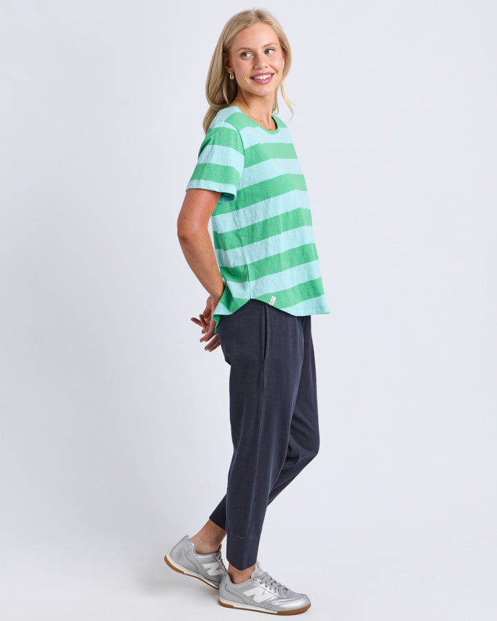 SPRITZ STRIPE TEE - GREEN BRIAR/TBLUE