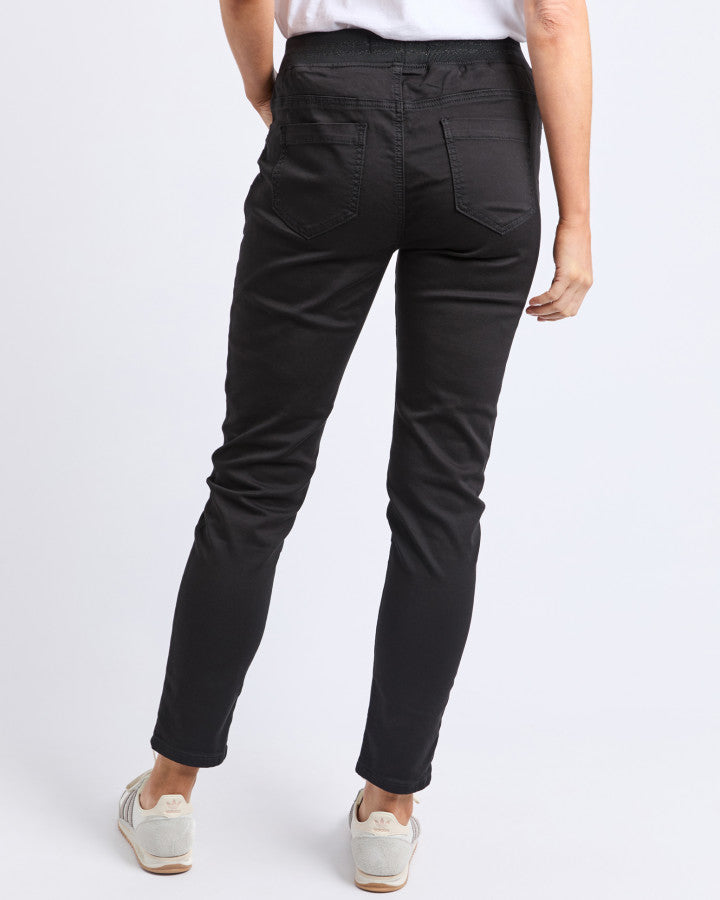 Sylvia Jogger Black