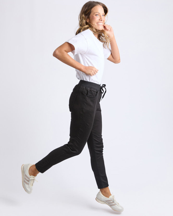 Sylvia Jogger Black