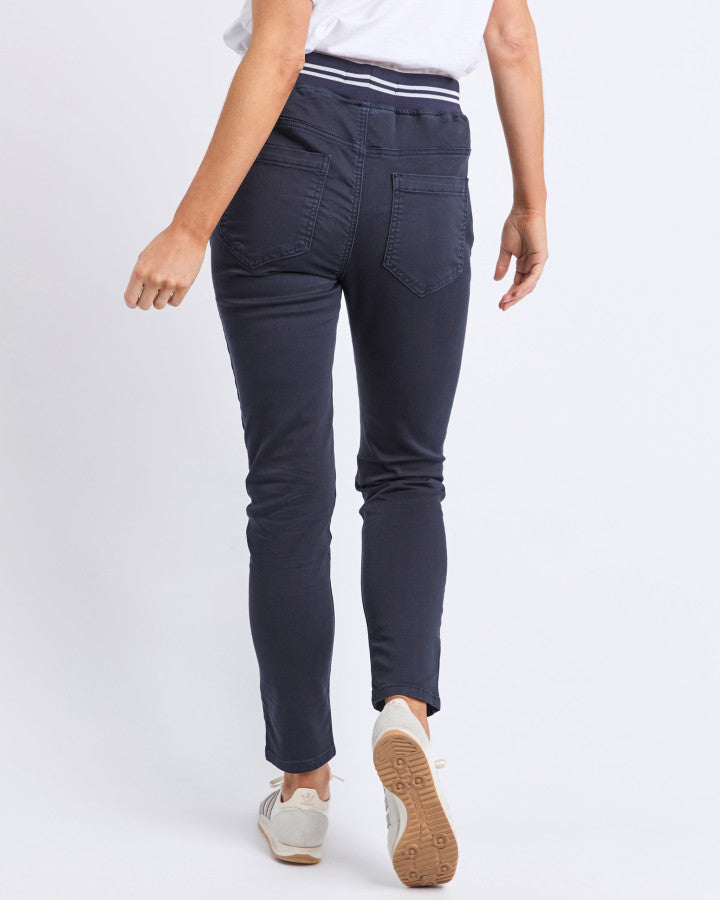 Sylvia Jogger - Navy