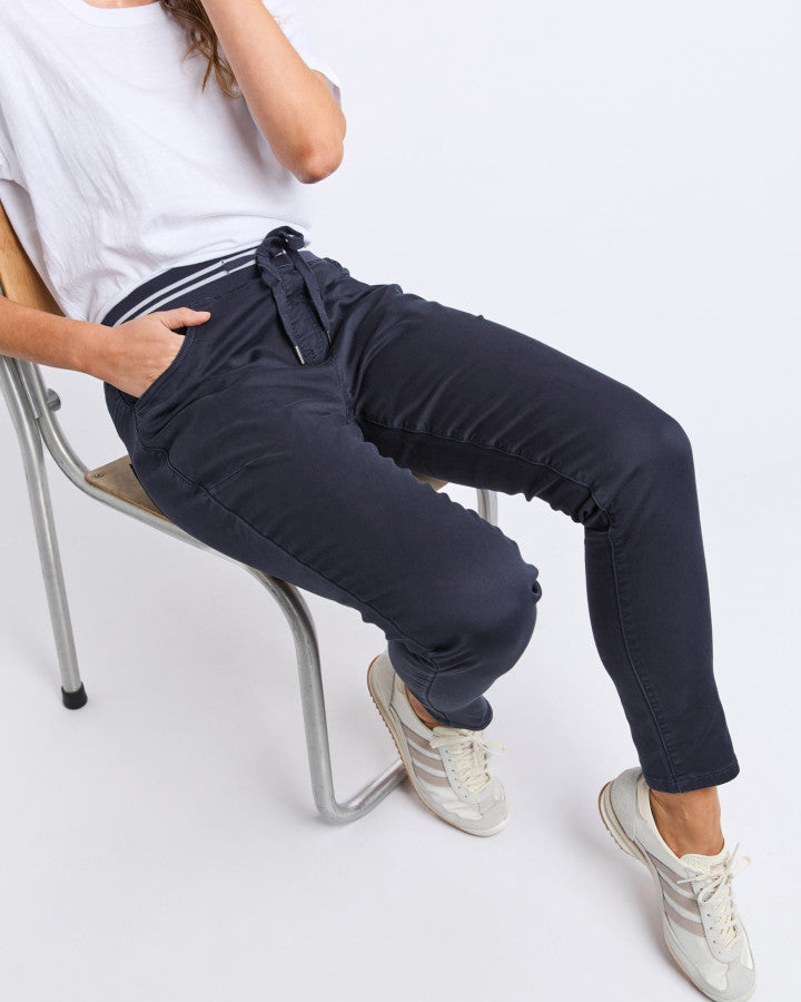 Sylvia Jogger - Navy