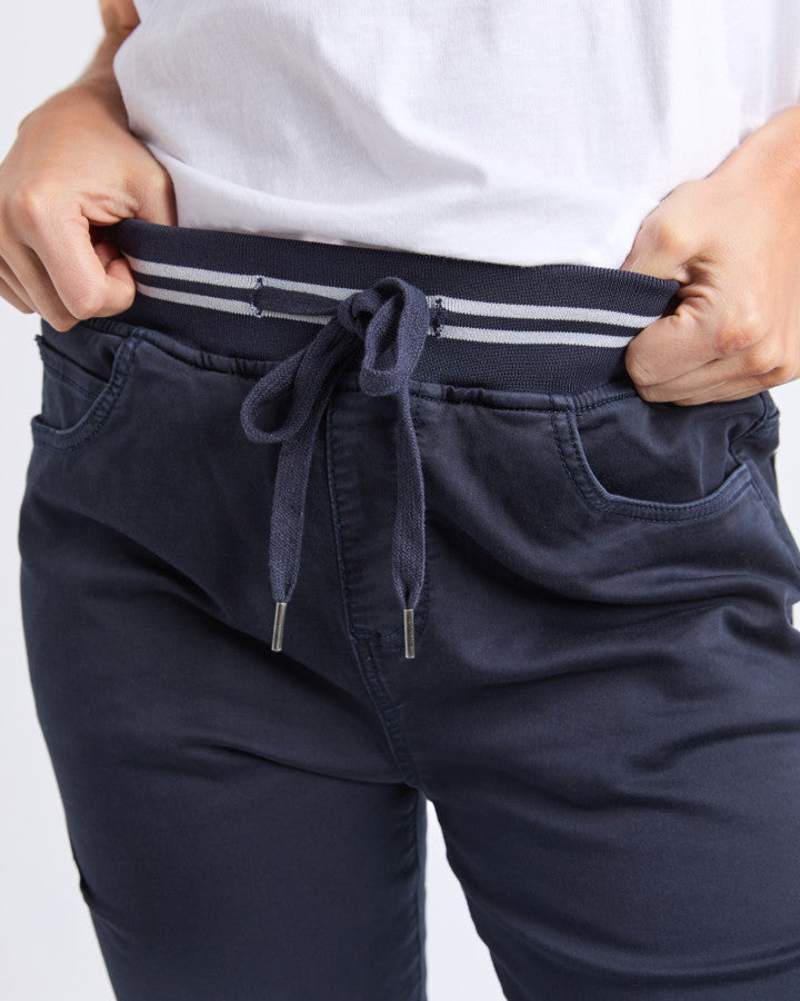 Sylvia Jogger - Navy