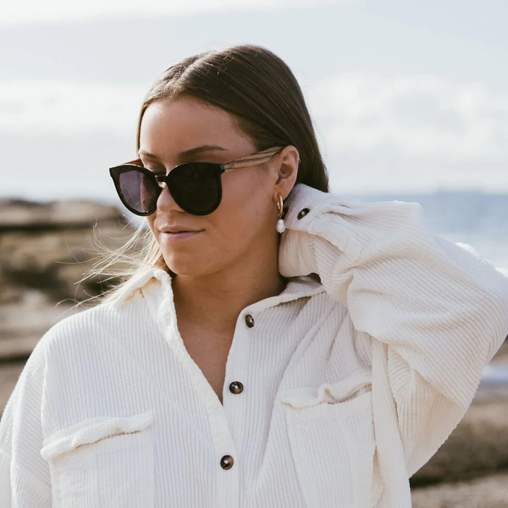 BELLA MIDNIGHT - Black Sunglasses Gradient Lens and Walnut Arms
